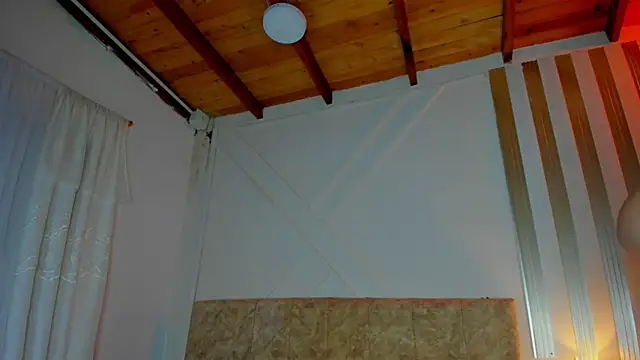 Snapshot of angelinarouse_ chatting on 11.04.25 angelinarouse online show from 11.04.25