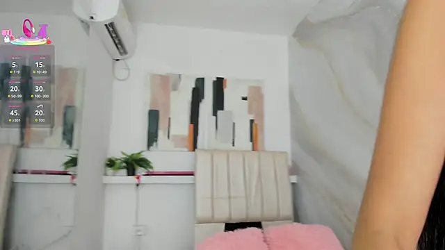 Snapshot of juliana_luque chatting on 11.03.25 juliana luque online show from 11.03.25