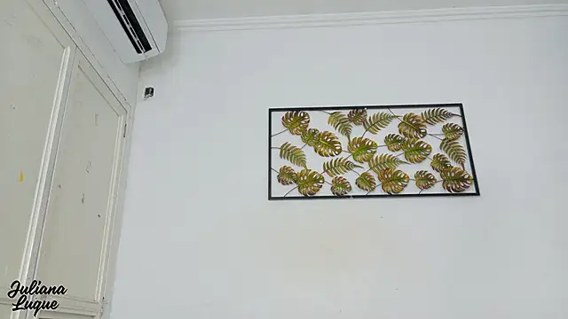 Snapshot of juliana_luque chatting on 12.15.25 juliana luque online show from 12.15.25