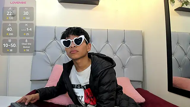 Snapshot of Ethan_Westt chatting on 03.21.25 Ethan Westt online show from 03.21.25