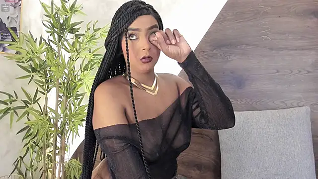 Snapshot of mia_lacy_ chatting on 11.17.25 mia lacy online show from 11.17.25