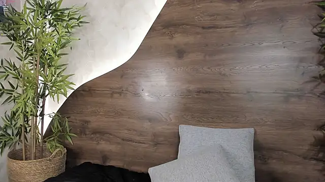 Snapshot of mia_lacy_ chatting on 11.20.25 mia lacy online show from 11.20.25