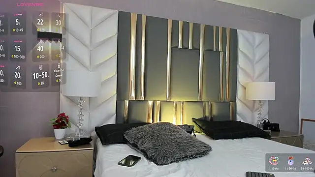 SaraJonness online show from 10.30.25