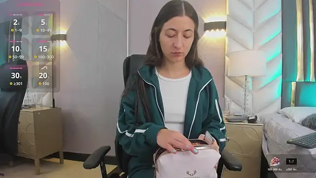 SaraJonness online show from 11.21.25