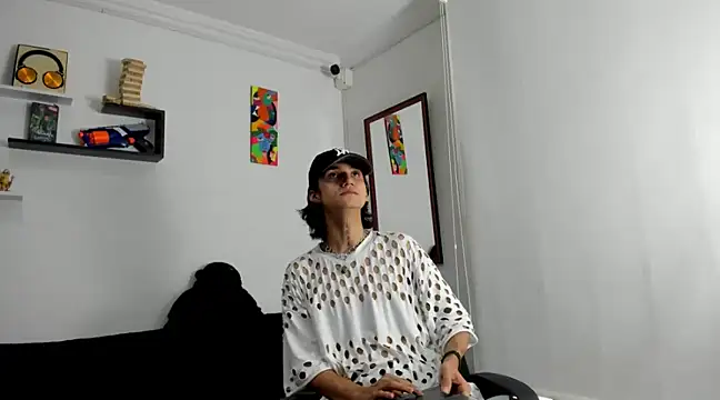 Snapshot of leoaddams22 chatting on 03.18.25 leoaddams22 online show from 03.18.25