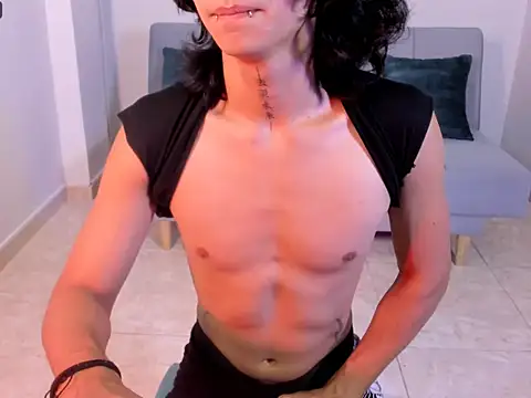 Snapshot of leoaddams22 chatting on 09.21.25 leoaddams22 online show from 09.21.25