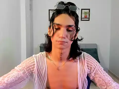 Snapshot of leoaddams22 chatting on 10.14.25 leoaddams22 online show from 10.14.25