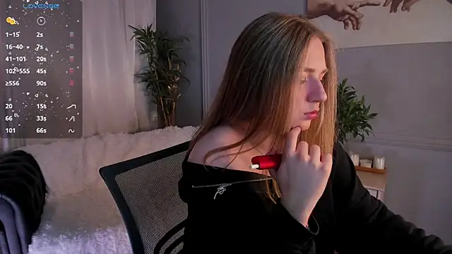 Snapshot of Jes_Solar chatting on 03.21.25 Jes Solar online show from 03.21.25