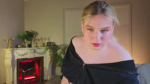 Snapshot of Jes_Solar chatting on 10.23.25 Jes Solar online show from 10.23.25