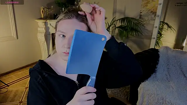 Snapshot of Jes_Solar chatting on 11.09.25 Jes Solar online show from 11.09.25