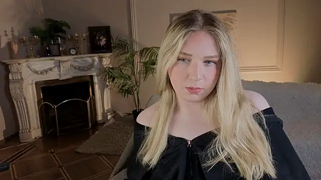 Snapshot of Jes_Solar chatting on 11.20.25 Jes Solar online show from 11.20.25