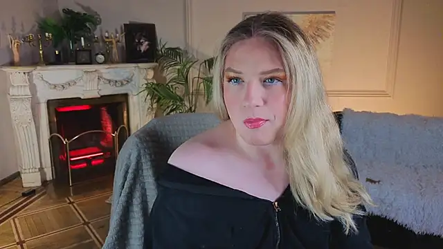 Snapshot of Jes_Solar chatting on 11.26.25 Jes Solar online show from 11.26.25