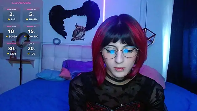 Snapshot of goth_minerva chatting on 09.25.25 goth minerva online show from 09.25.25