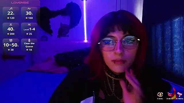Snapshot of goth_minerva chatting on 09.26.25 goth minerva online show from 09.26.25