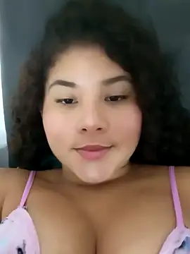 Snapshot of daika31 chatting on 12.18.25 daika31 online show from 12.18.25