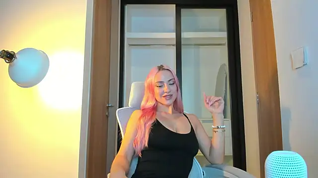  Miss Valentina  online show from 11.28.25