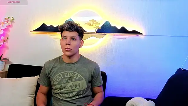 Snapshot of Almiboys chatting on 11.21.25 Almiboys online show from 11.21.25