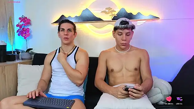 Snapshot of Almiboys chatting on 04.07.26 Almiboys online show from 04.07.26