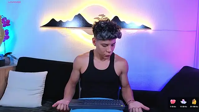 Snapshot of Almiboys chatting on 04.16.26 Almiboys online show from 04.16.26