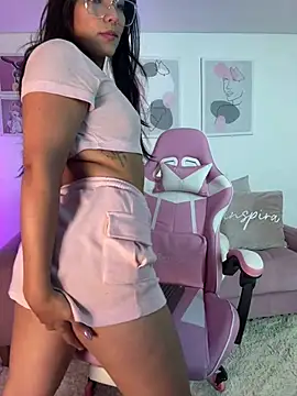 ariana bae  online show from 03.21.25