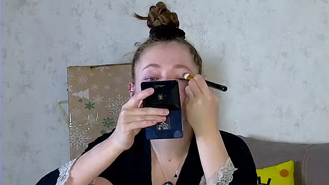 AshleyD  online show from 12.21.25