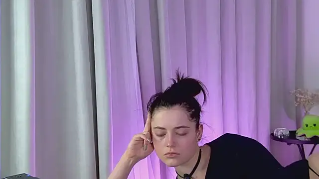 AshleyD  online show from 02.06.26