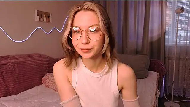 Lilo Sims online show from 09.09.25