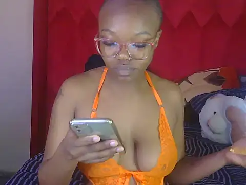 YummyMelanin117 online show from 10.27.25