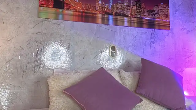 zaraquiinn online show from 02.18.26