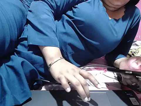 Flowing love online show from 09.18.25