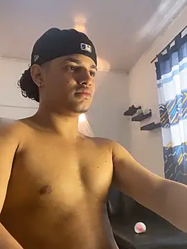 Snapshot of samxx_muscle chatting on 03.11.26 samxx muscle online show from 03.11.26