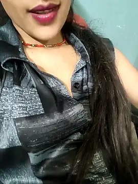 Snapshot of Eshwari_Chopra chatting on 04.29.26 Eshwari Chopra online show from 04.29.26