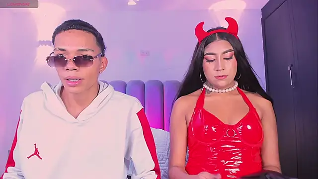 Snapshot of candyandmarilyn chatting on 10.23.25 candyandmarilyn online show from 10.23.25