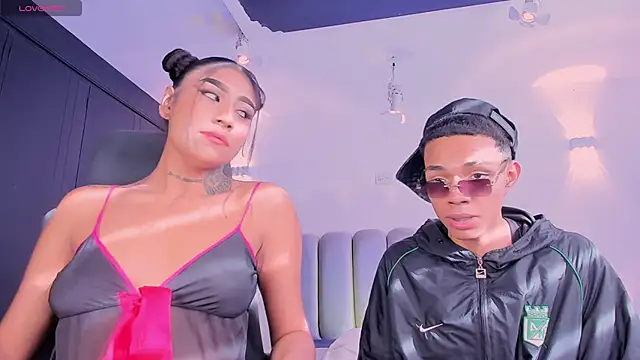 Snapshot of candyandmarilyn chatting on 10.27.25 candyandmarilyn online show from 10.27.25