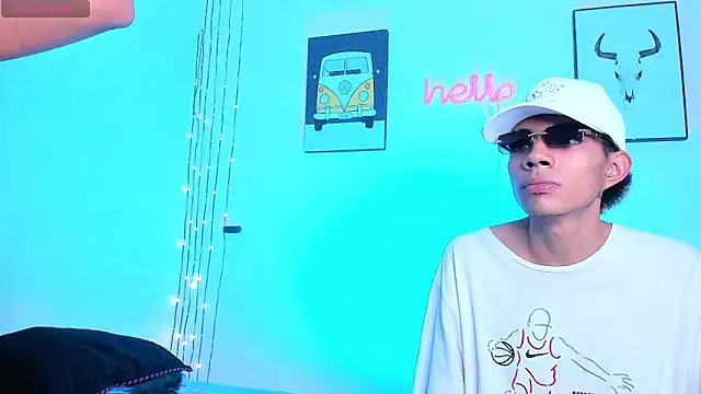 Snapshot of candyandmarilyn chatting on 12.14.25 candyandmarilyn online show from 12.14.25