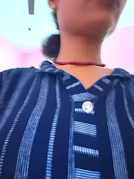 Snapshot of Eshna_Dabral chatting on 09.10.25 Eshna Dabral online show from 09.10.25