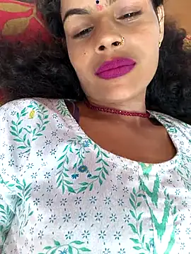 Snapshot of Eshna_Dabral chatting on 09.17.25 Eshna Dabral online show from 09.17.25