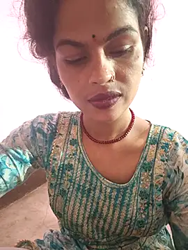 Snapshot of Eshna_Dabral chatting on 10.04.25 Eshna Dabral online show from 10.04.25