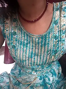 Snapshot of Eshna_Dabral chatting on 10.08.25 Eshna Dabral online show from 10.08.25