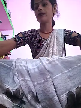 Snapshot of Eshna_Dabral chatting on 10.09.25 Eshna Dabral online show from 10.09.25