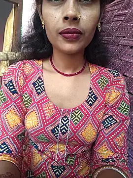 Snapshot of Eshna_Dabral chatting on 10.11.25 Eshna Dabral online show from 10.11.25