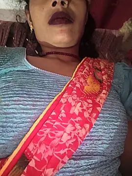 Snapshot of Eshna_Dabral chatting on 10.11.25 Eshna Dabral online show from 10.11.25