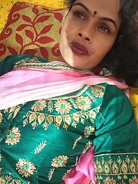 Snapshot of Eshna_Dabral chatting on 10.14.25 Eshna Dabral online show from 10.14.25