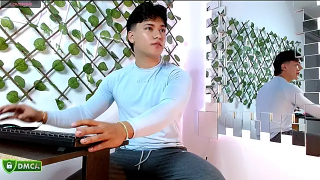 Snapshot of THE_LITTLE_LIAM chatting on 03.22.26 THE LITTLE LIAM online show from 03.22.26