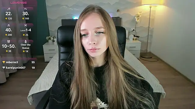 Snapshot of Amy_Waynee chatting on 09.23.25 Amy Waynee online show from 09.23.25