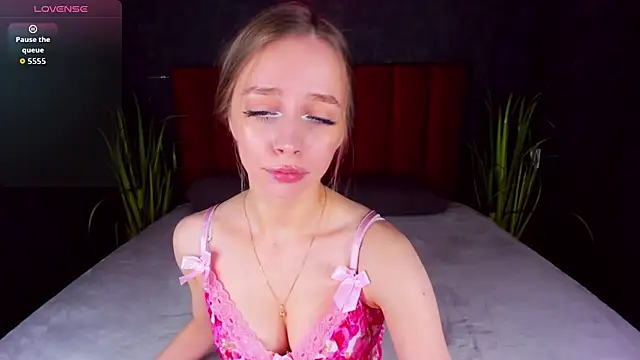 Snapshot of Amy_Waynee chatting on 10.05.25 Amy Waynee online show from 10.05.25