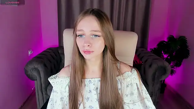 Snapshot of Amy_Waynee chatting on 10.19.25 Amy Waynee online show from 10.19.25