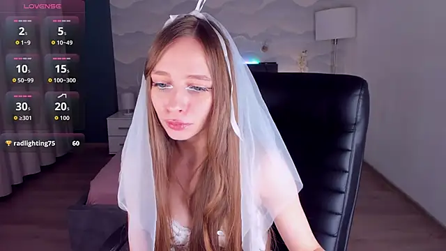 Snapshot of Amy_Waynee chatting on 10.30.25 Amy Waynee online show from 10.30.25