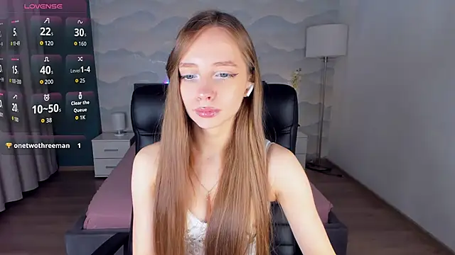 Snapshot of Amy_Waynee chatting on 11.08.25 Amy Waynee online show from 11.08.25