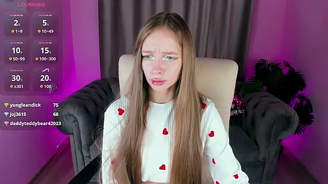 Snapshot of Amy_Waynee chatting on 11.19.25 Amy Waynee online show from 11.19.25